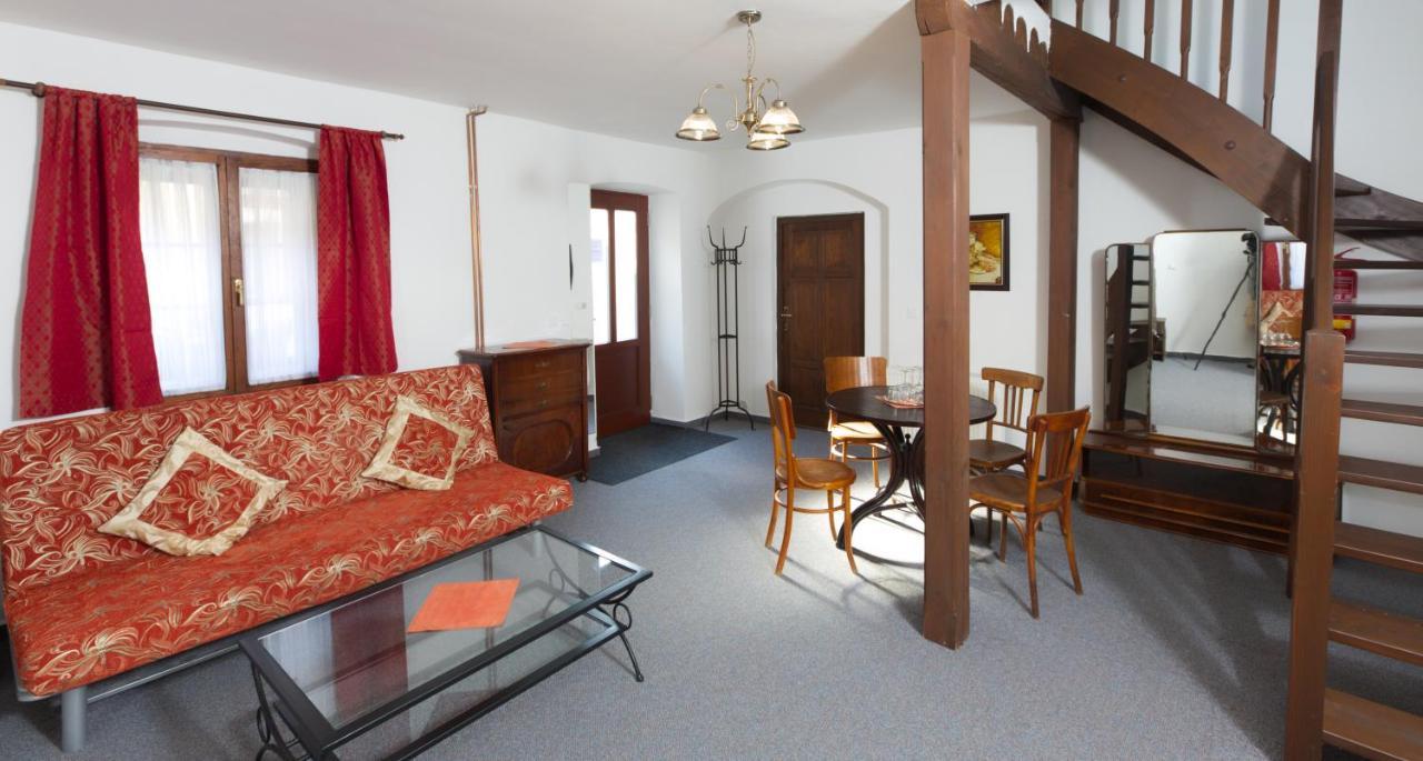 Penzion Na 15. Poledniku Hotel Jindrichuv Hradec Bagian luar foto