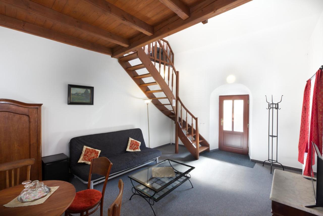 Penzion Na 15. Poledniku Hotel Jindrichuv Hradec Bagian luar foto