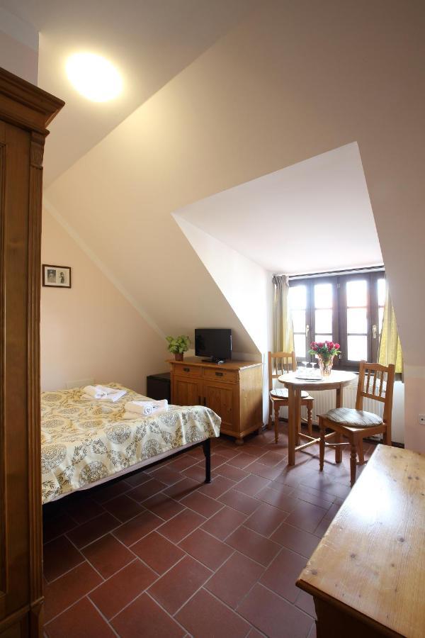 Penzion Na 15. Poledniku Hotel Jindrichuv Hradec Bagian luar foto