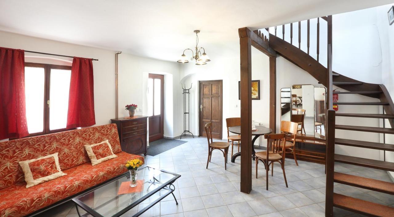 Penzion Na 15. Poledniku Hotel Jindrichuv Hradec Bagian luar foto